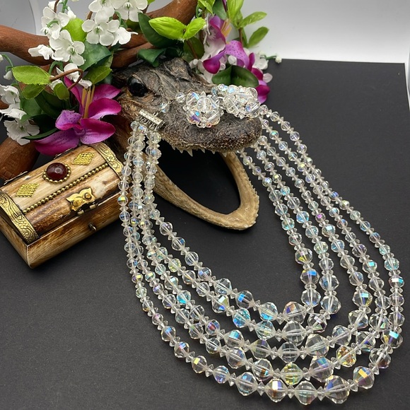 Laguna Jewelry - Laguna crystal necklace and earring set C39🔥